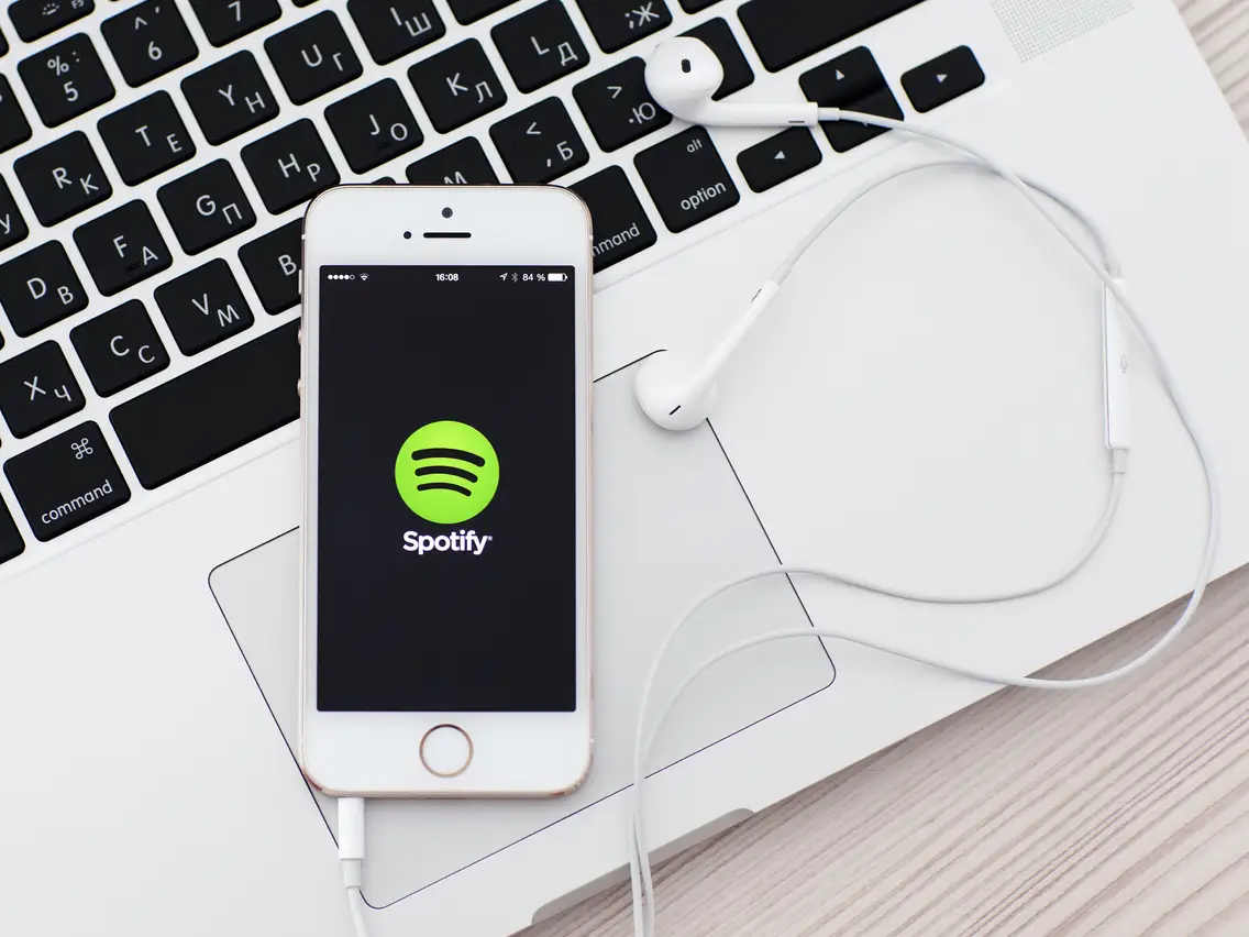 how-to-put-a-song-on-repeat-on-spotify-the-tech-edvocate