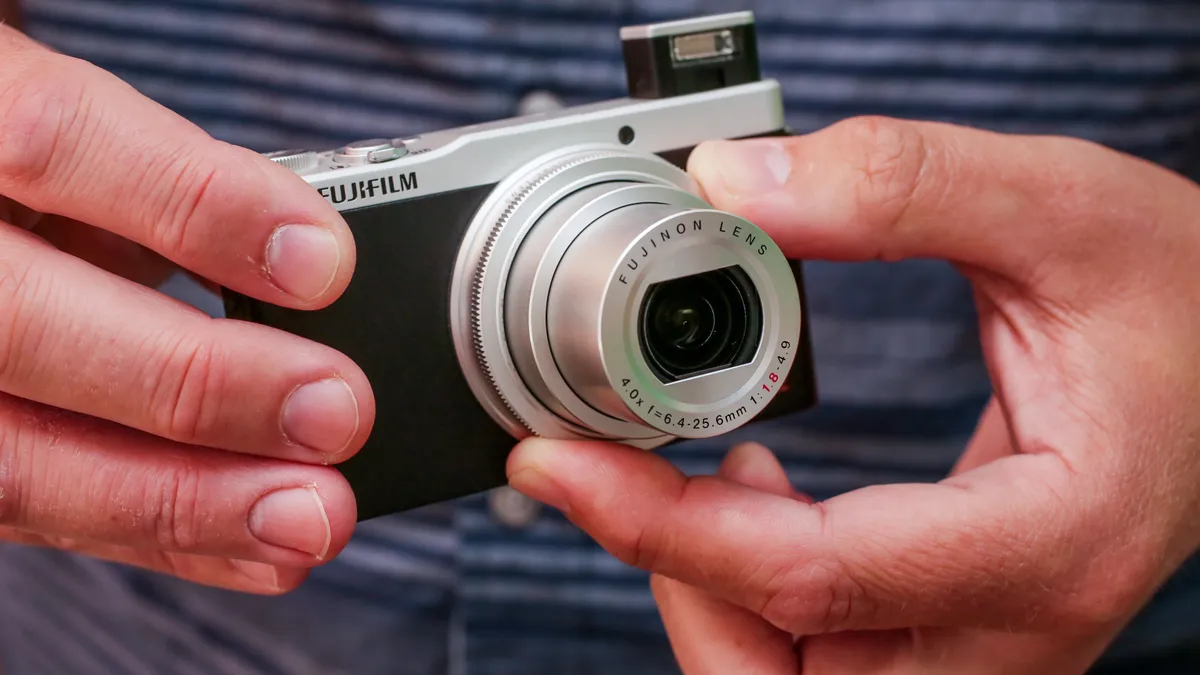 Fujifilm XQ2 Review: Solid Low-Light Pocket Camera with Classic