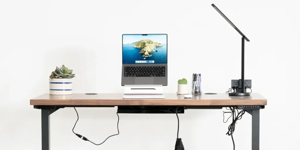 10 Home Office Essentials For Your Employees in 2023 - Fortis