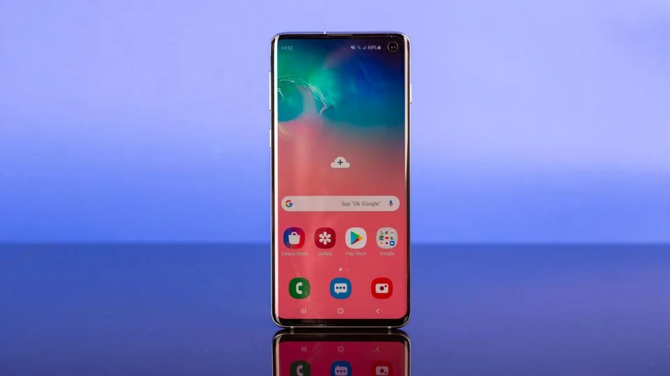 Samsung Galaxy S10 Plus 2023 Review! (Still Worth Buying?) 