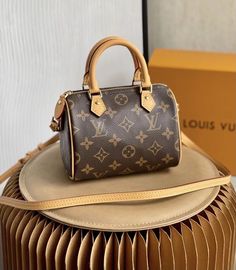 How to Spot Fake Louis Vuitton Purses 