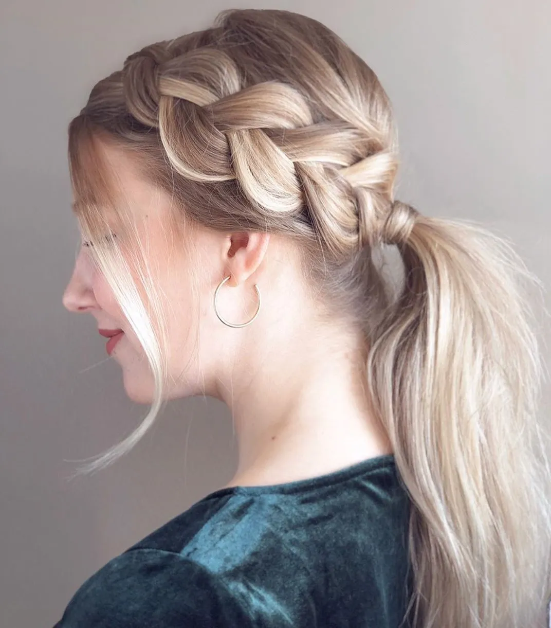 4 Ways to Do Simple, Quick Hairstyles for Long Hair - The Tech Edvocate