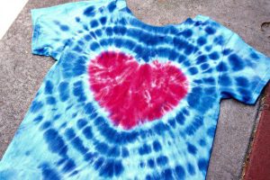 Easy Ways to Tie Dye a Heart - The Tech Edvocate